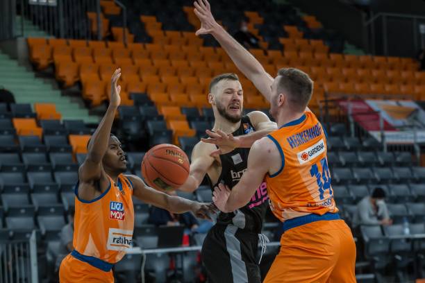 中起到关键 中起到关键